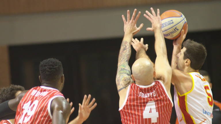 Basket A2, OraSì: vittoria che vale doppio contro Chiusi (75-85)