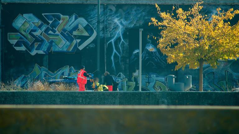 Ravenna, una donna vuole buttarsi nel canale Candiano: eroico salvataggio della Polizia - Gallery