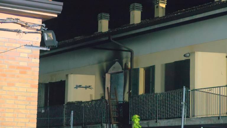 Ravenna. Fiamme nella notte, evacuata una palazzina. Due persone in ospedale. FOTOGALLERY FIORENTINI