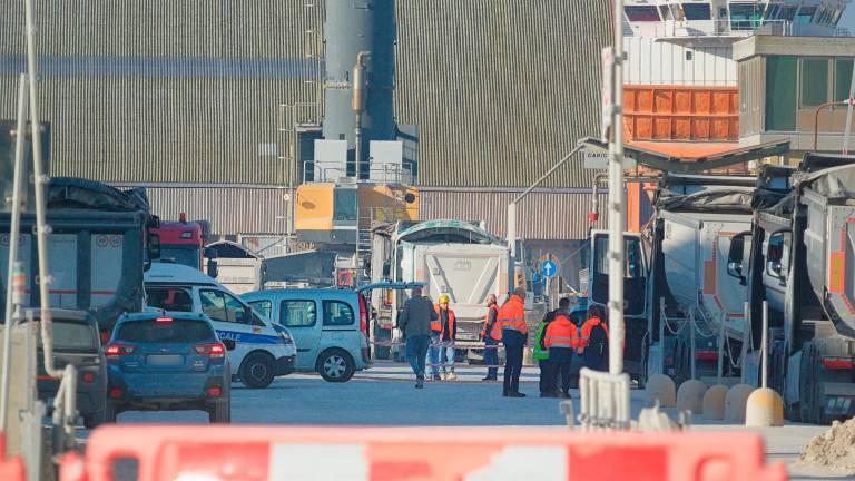 Ravenna, tragedia al porto: 67enne perde la vita