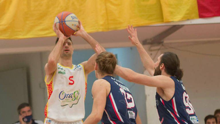Basket A2, pesante sconfitta per l'OraSì a Trapani (96-75)