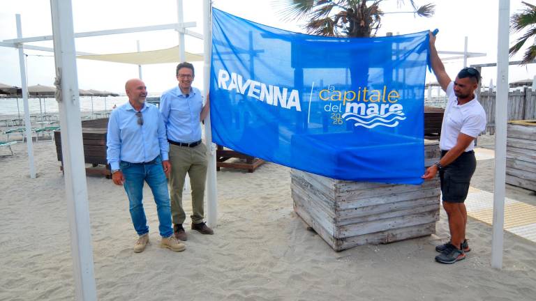 Il sindaco Barattoni al Bagno Alessandra (Foto Massimo Fiorentini)