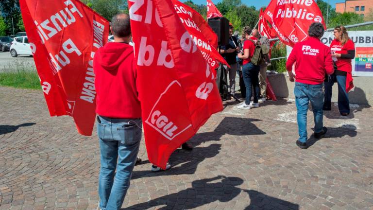 Ravenna, “giustizia al collasso”: presidio della Fp Cgil davanti al Tribunale