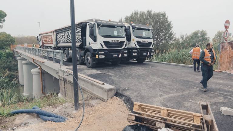 Ravenna, lavori finiti in anticipo al ponte Assi. Via a prove carico