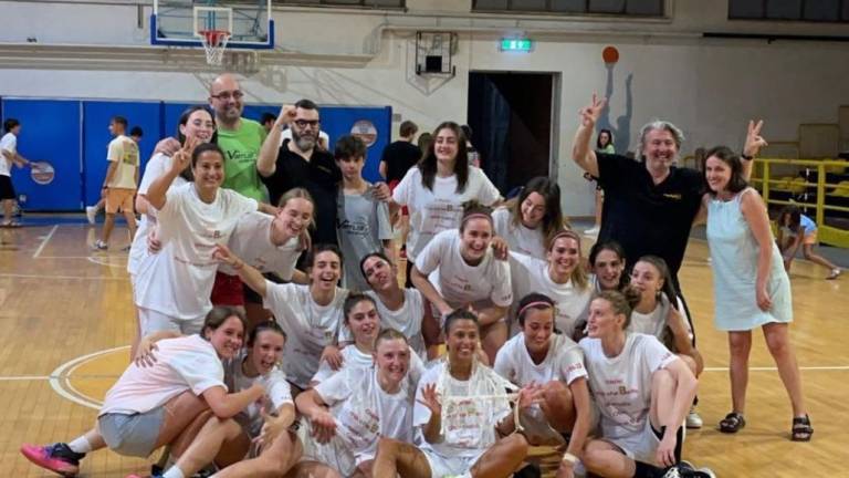 Basket donne, una splendida Nuova Virtus Cesena centra il ritorno in Serie B