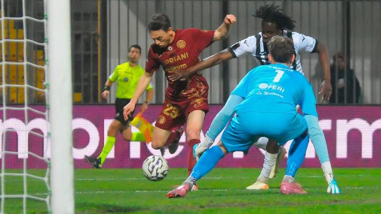 L’attaccante giallorosso Manuel Fischnaller nella gara interna contro l’Ascoli (Fiorentini)