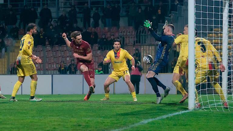 Matteo Solini realizza il gol vittoria al minuto 101 (Fiorentini)