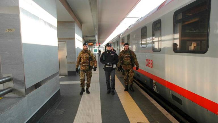 Sicurezza in Emilia-Romagna, De Pascale: “Certe norme troppo garantiste, ma l’esercito in strada è segno di fallimento”