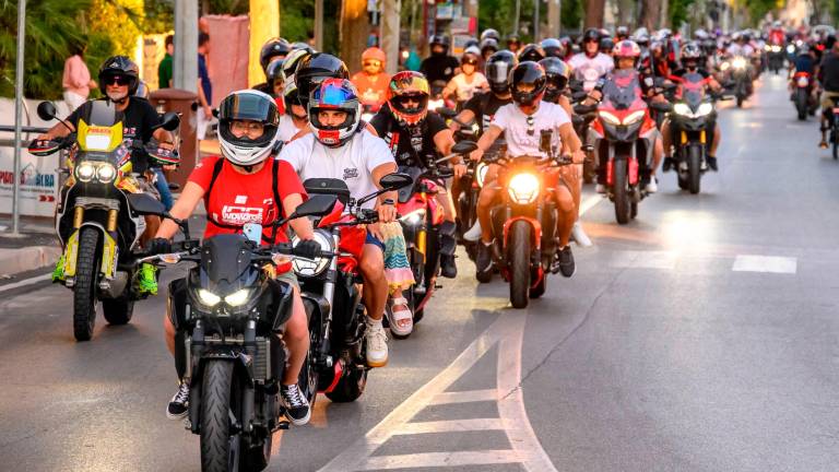 World Ducati Week: oltre 5mila ducatisti hanno sfilato a Riccione - Gallery