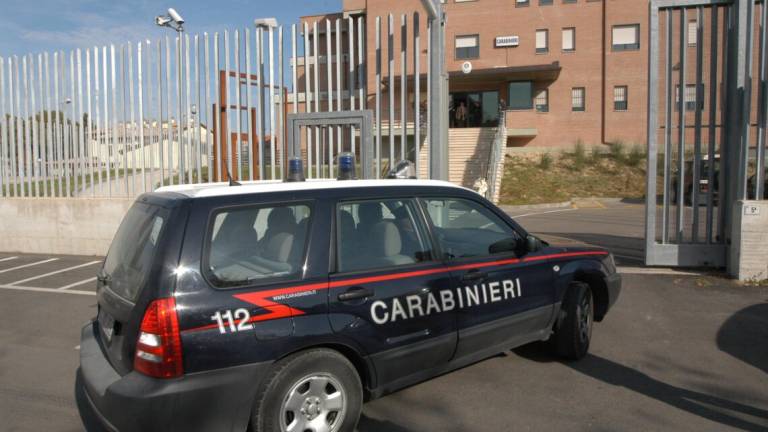 Forlimpopoli, provoca incidente e aggredisce i carabinieri