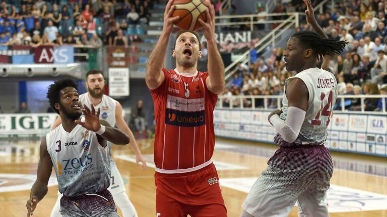 Basket A2 play-off, in 2.500 prenotati per l'Unieuro