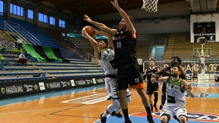 Basket B play-off, gara3 con Bernareggio finisce in gloria per Faenza