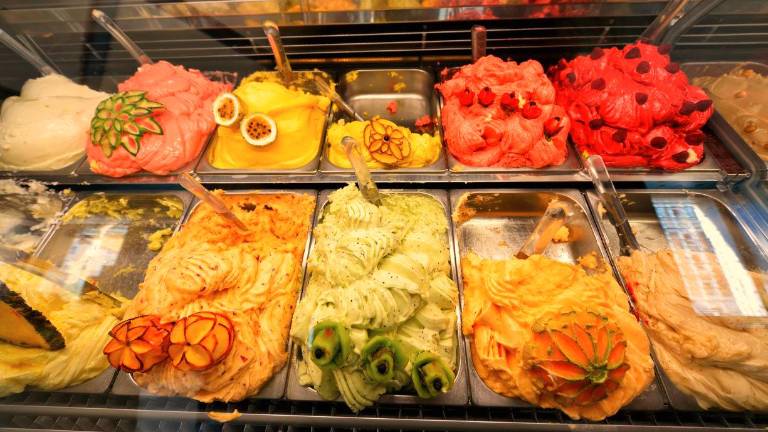 Cesena, il boom del gelato artigianale: consumi stellari e sempre più giovani dietro al bancone