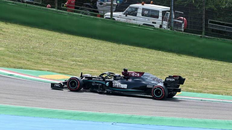 Formula 1: a Imola la pole è di re Hamilton, Leclerc quarto
