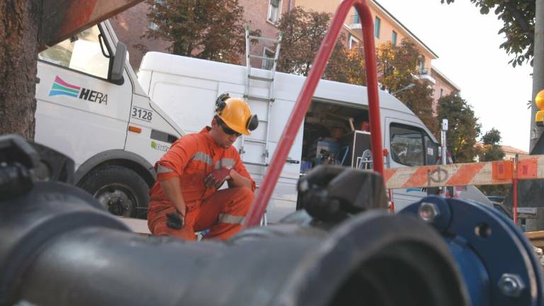 Hera, a Forlì premio di risultati a 65 lavoratori: 2000 euro in busta paga