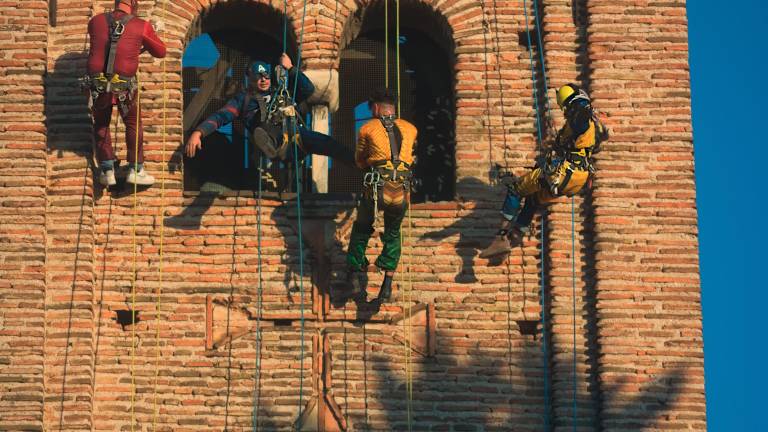 Ravenna. I Supereroi si calano dal campanile FOTOGALLERY