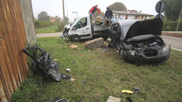 Incidente tra un'auto e un furgone a Bagnara di Romagna