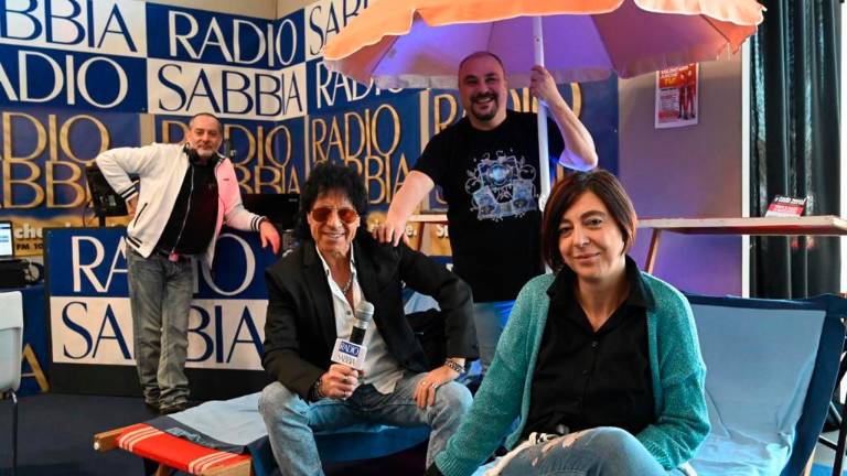Nella foto: Enrico il pazzo storico dj, Luigi Del Bianco dj e direttore artistico, Mirco Zeta dj e responsabile tecnico, Jessica Vallorani ufficio amministrativo