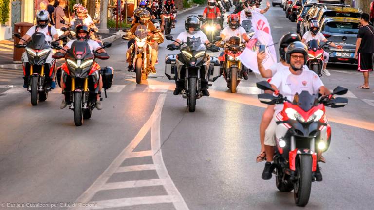 World Ducati Week: oltre 5mila ducatisti hanno sfilato a Riccione - Gallery
