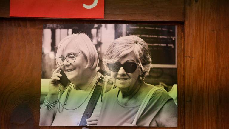 Cesena, il saluto delle storiche parrucchiere di via Savio: “Nostra madre sarebbe stata felice per noi” VIDEO