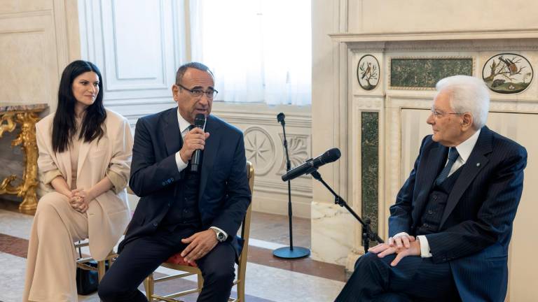 Laura Pausini a Sergio Mattarella: “Noi facciamo musica, non guerra”