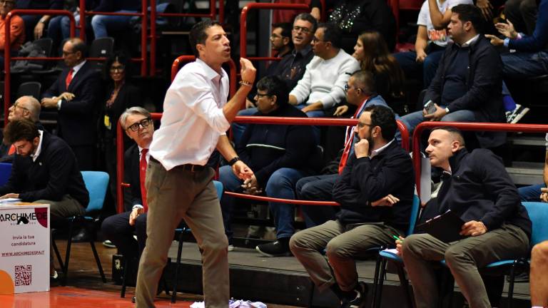 L’allenatore forlivese Antimo Martino sta attraversando un difficile momento (foto Fabio Blaco)