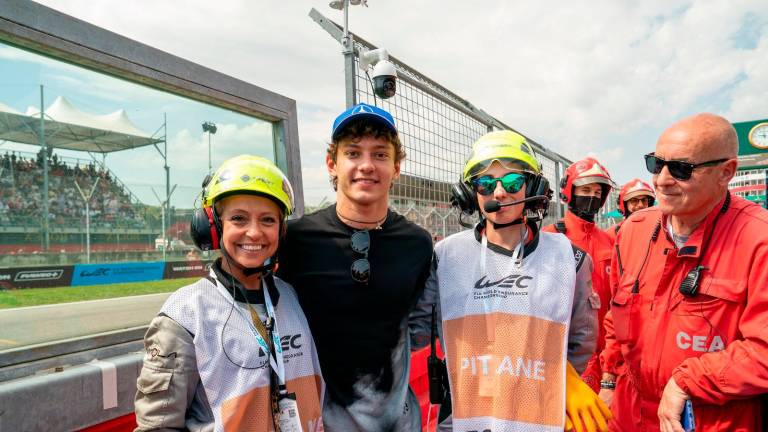 Imola Wec, gli applausi per Kimi Antonelli, il tifo e l’emozione in autodromo il giorno della gara Gallery FOTO MMPH