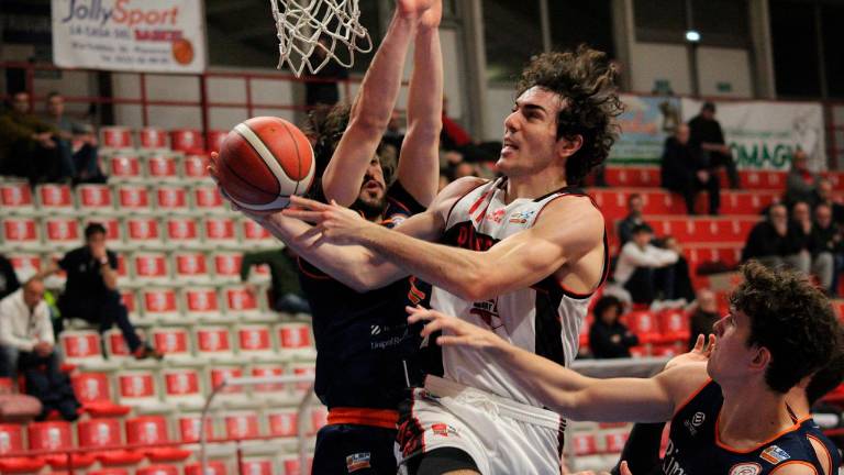 Raggisolaris Faenza, ecco Valerio Longo sotto i tabelloni