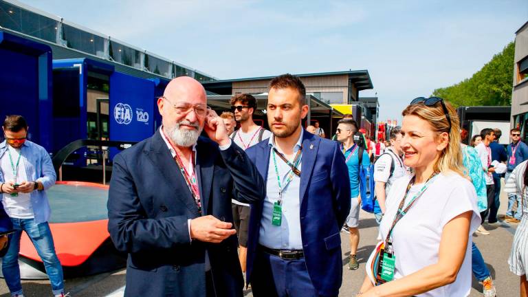 Imola, Formula 1. Da Barbara D’Urso ad Hamilton, la mattina al paddock - Gallery
