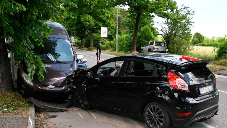 Forlì, finisce contro le auto in sosta: ferito 26enne FOTOGALLERY