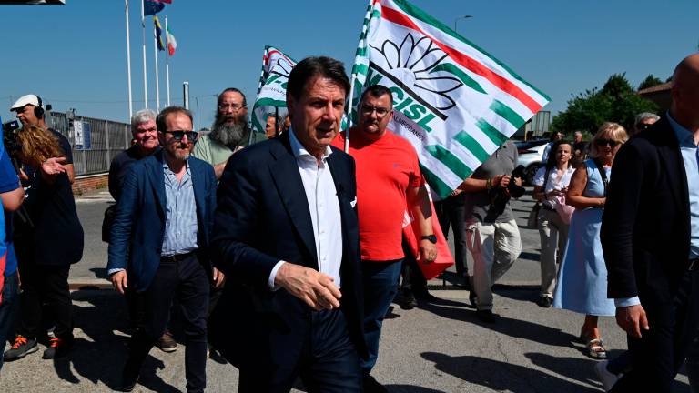 Forlì, Conte ai cancelli dell’Electrolux e ai Romiti FOTOGALLERY