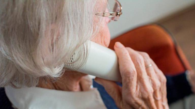 Cesena, il nipote filma il truffatore che vuole derubare la nonna e lo fa arrestare