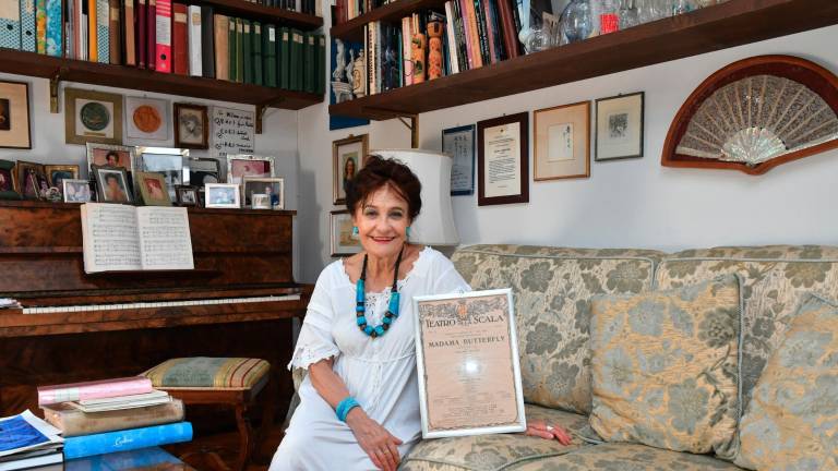 La soprano Wilma Vernocchi nella sua casa