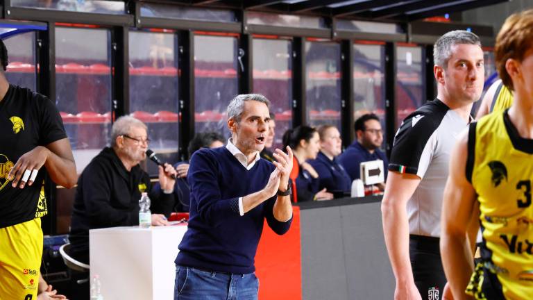 Debutto con una sconfitta per coach Baldiraghi (foto Mauro Monti Mmph)