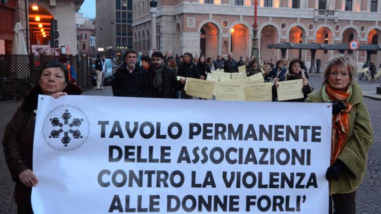 Ancora in piazza contro la violenza