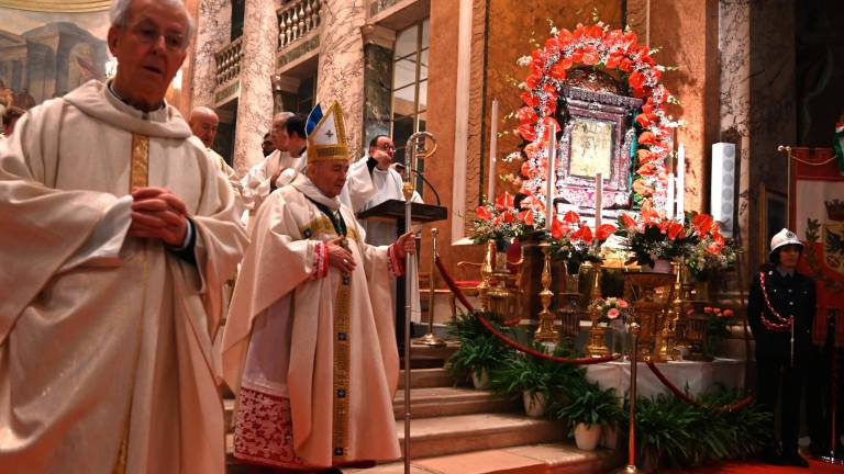 La tradizionale piadina della Madonna del Fuoco e le celebrazioni in Duomo