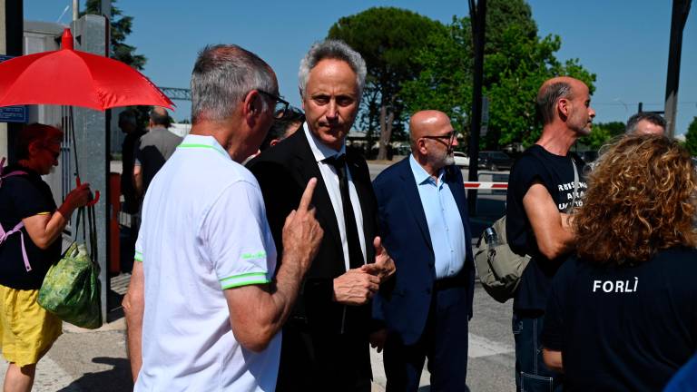 Forlì, Conte ai cancelli dell’Electrolux e ai Romiti FOTOGALLERY