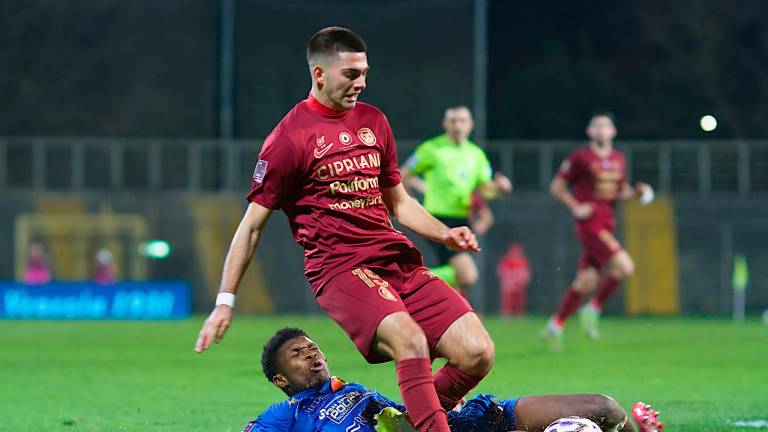Cristian Spini in azione con la maglia giallorossa foto MASSJMO FIORENTINI