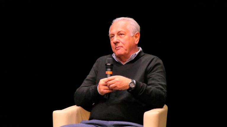 Imola, teatro gremito per ascoltare il ct della Nazionale di pallavolo Julio Velasco e sostenere un progetto per l’Argentina FOTOGALLERY MMPH