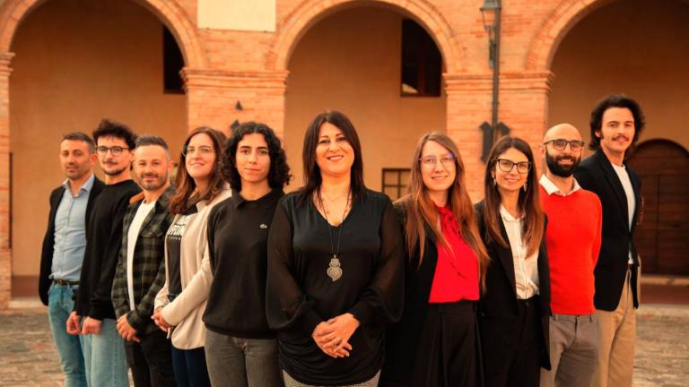 La sindaca Mele, al centro, con i suoi consiglieri che non la sostengono più