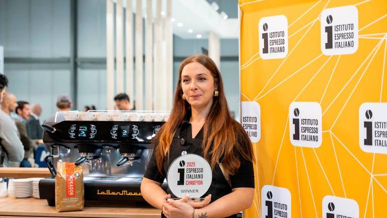 Giulia Ruscelli è barista al Lovo Bar e Pasticceria di Forlì