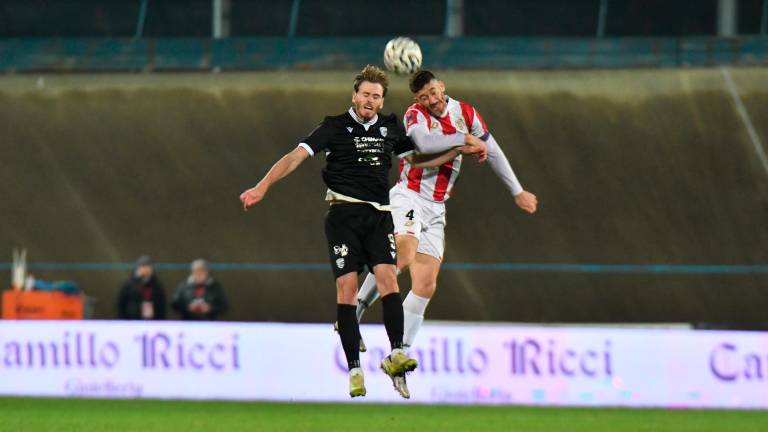 Il difensore Lorenzo Saporetti nel match vinto contro il Carpi foto FABIO BLACO