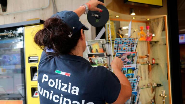 Rimini, suolo pubblico e vendita di alcolici: già 32 sanzioni nel 2026