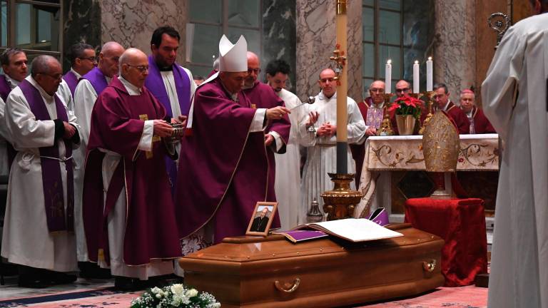 Forlì. Duomo gremito per l’ultimo saluto al vescovo emerito Vincenzo Zarri FOTOGALLERY