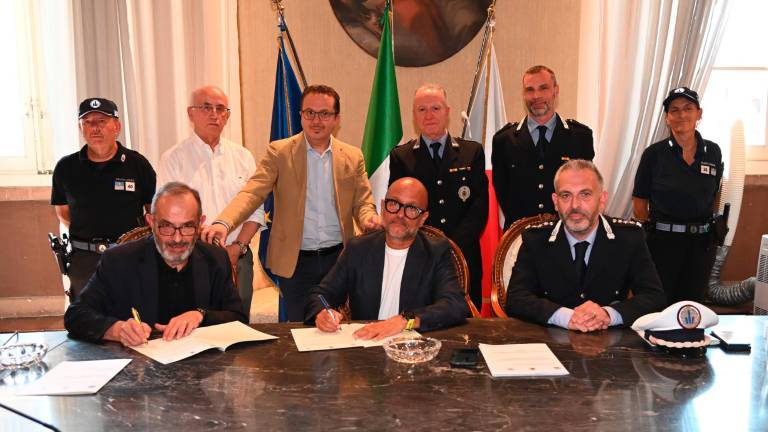 La firma del Protocollo d’intesa per la sicurezza stradale (foto Fabio Blaco)
