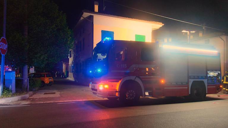 Ravenna. Fiamme nella notte, evacuata una palazzina. Due persone in ospedale. FOTOGALLERY FIORENTINI