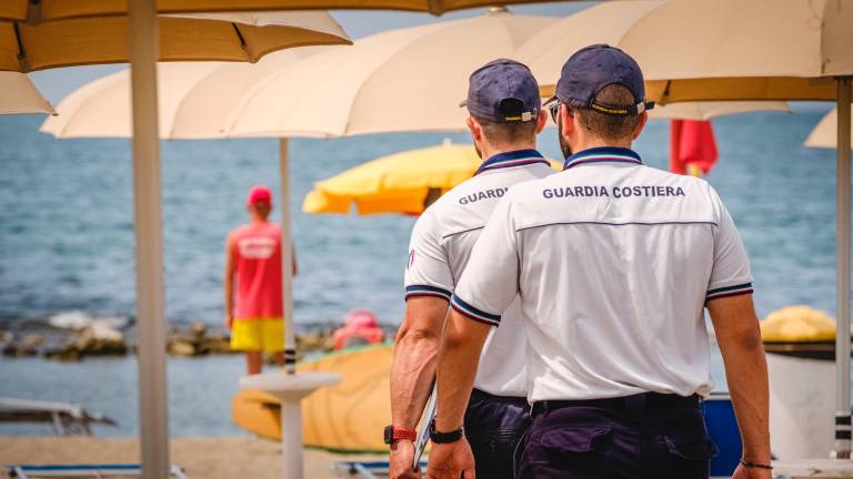 Controlli sul litorale ravennate: scattano i sigilli agli abusi, liberate quattro spiagge