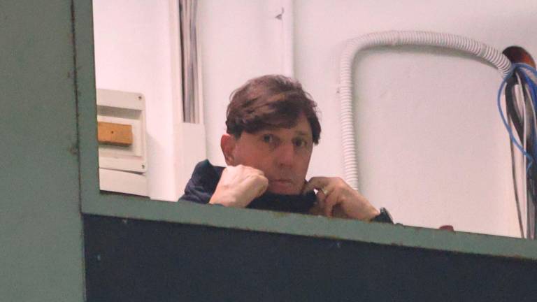 Michele Mignani in tribuna al Manuzzi durante il match vinto venerdì sera contro il Pescara (Zanotti)