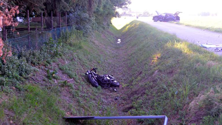L’incidente di ieri pomeriggio e i due mezzi coinvolti (Fiorentini)
