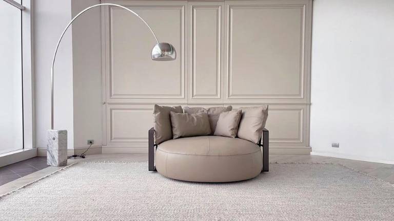 Sedersi su un burger o rilassarsi su un tortello? Ecco 3 mobili di design ispirati al cibo